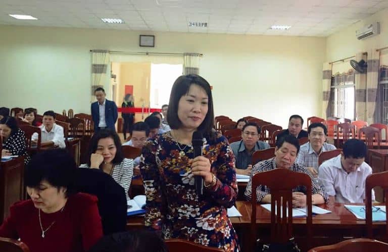 Bà Nguyễn Thu Hằng - Phó Tổng biên tập Báo Lao động và Xã hội phát biểu tại Lớp tập huấn.
