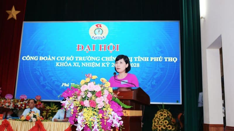 Nhâm Thị Hồng Nga - phó chủ tịch công đoàn viên chức tỉnh Phú Thọ