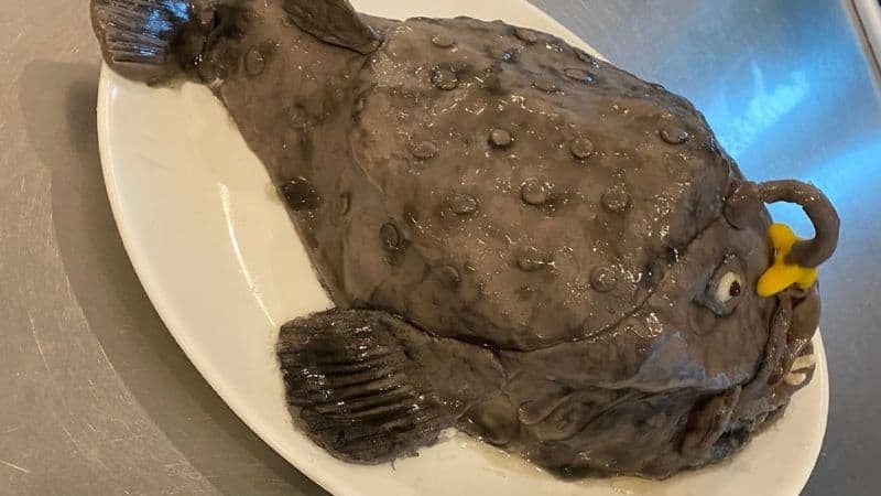 Bánh sinh nhật tặng chồng độc lạ tạo hình con cá